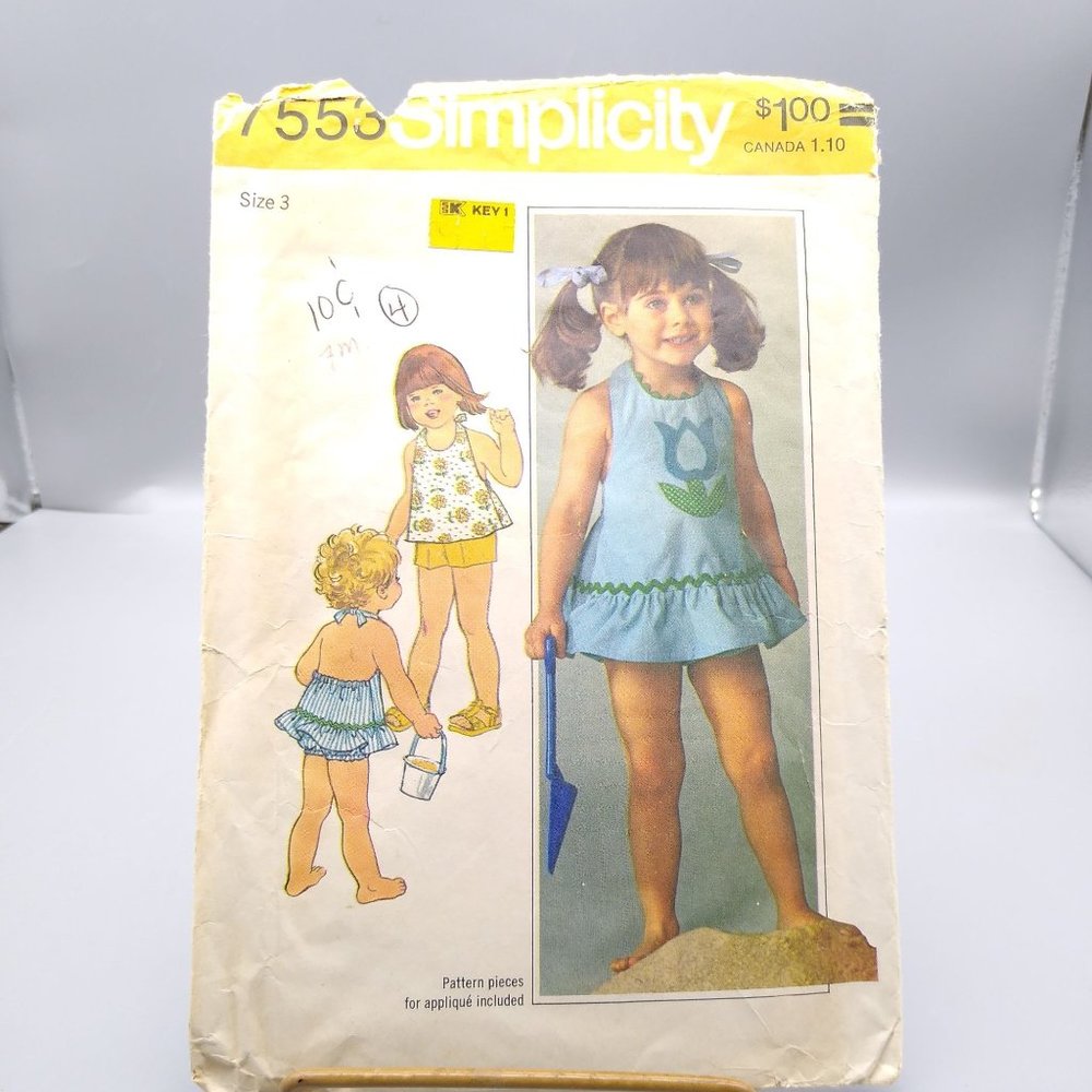 Vintage Sewing PATTERN Simplicity 7553, Girls 1976 Halter Dress or Top Shorts